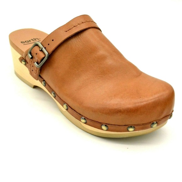 earth pine tiku clogs